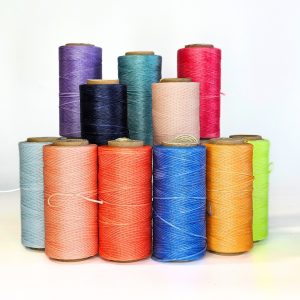 Flat Waxed Braided Polyester Cord Splash PIcture