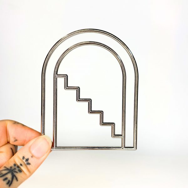 Medium Metal Stairway Arch Silver