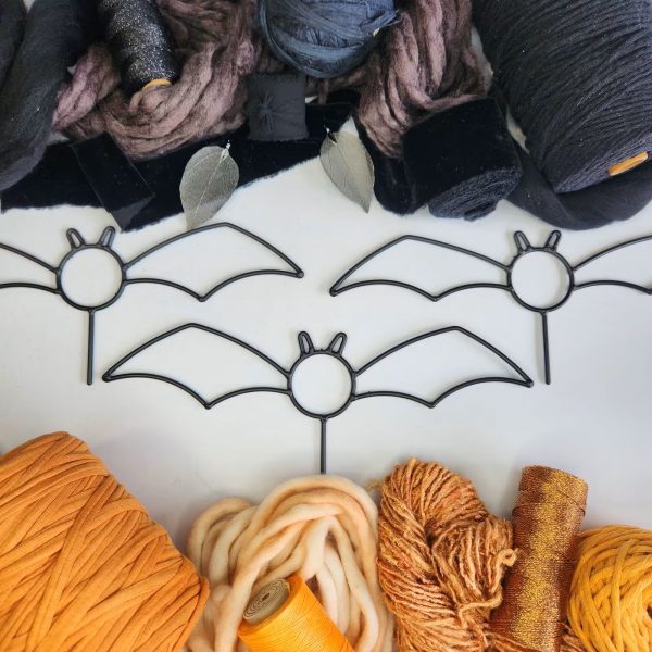 “SUGAR BATTY” Bat Frame – Halloween Décor – Made in Canada - Image 8