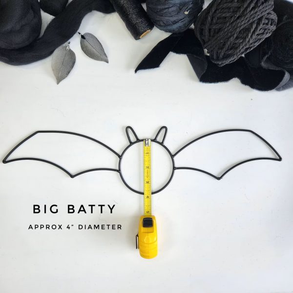 “SUGAR BATTY” Bat Frame – Halloween Décor – Made in Canada - Image 4